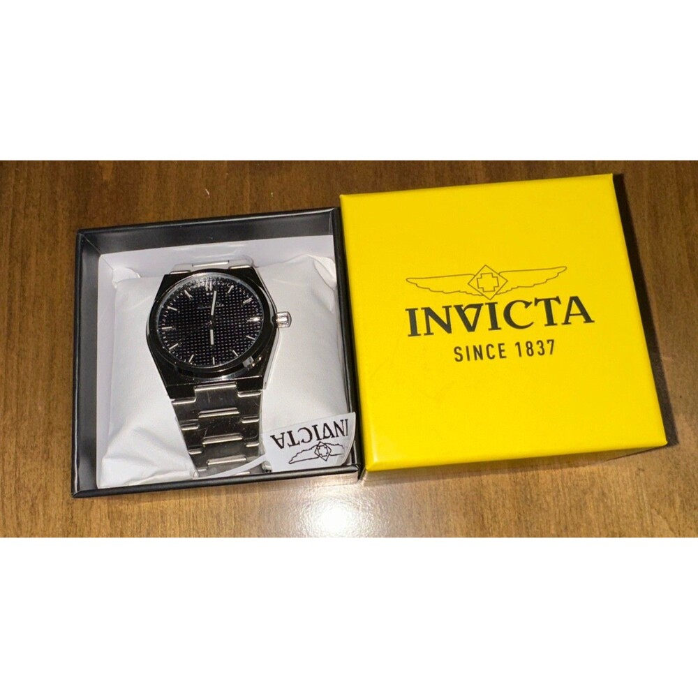 Invicta Men’s Analog Watch Black Textured Dial Steel Bracelet 30m Box